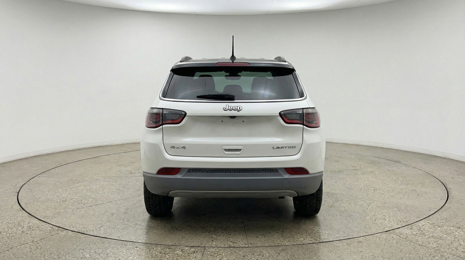 Used 2025 Jeep Compass Trailhawk image 7