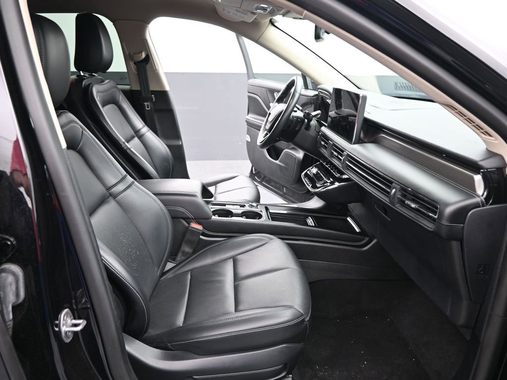 Used 2024 Lincoln Corsair Reserve image 46