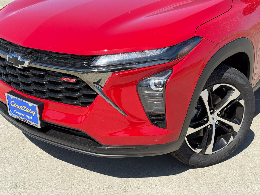New 2026 Chevrolet Trax RS w/ Driver Confidence Package FWD image 3