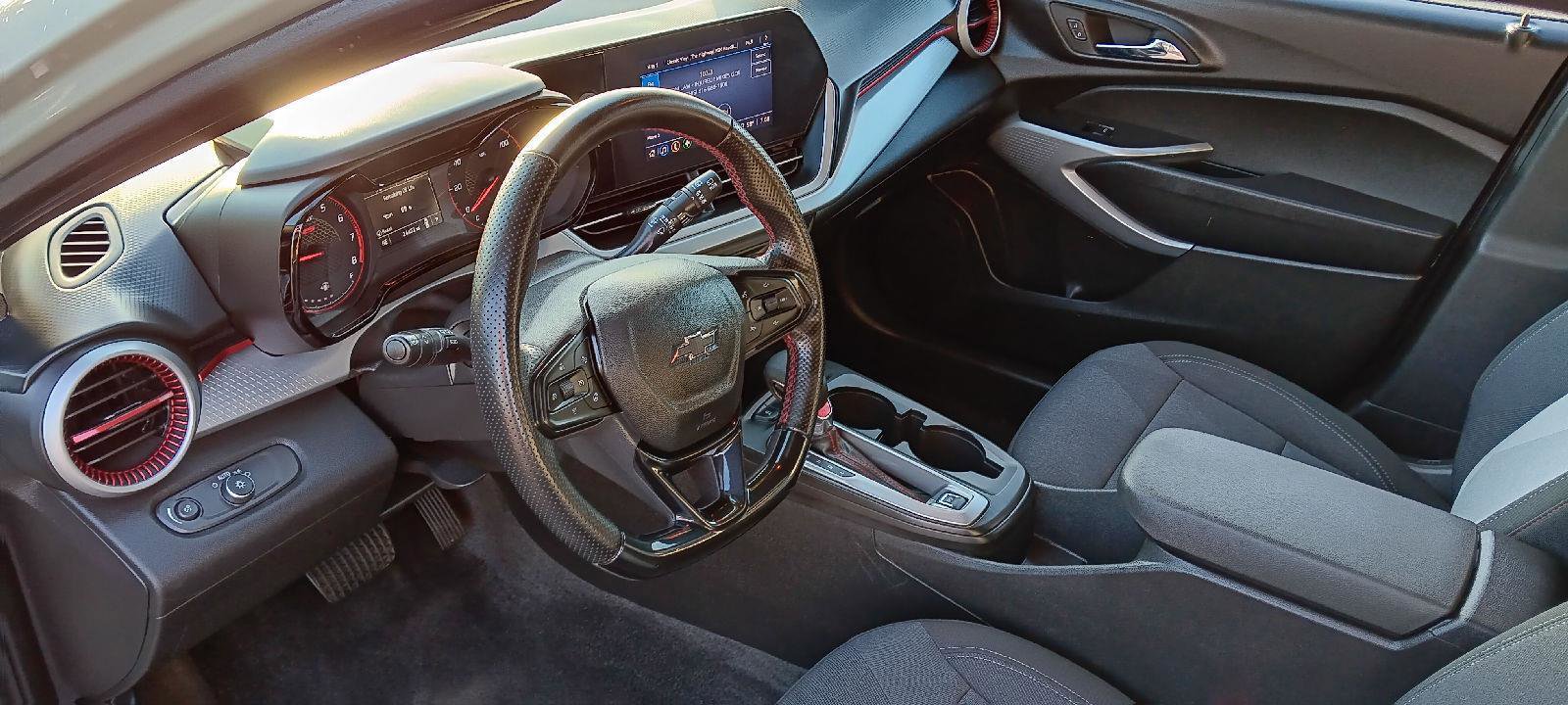 Used 2024 Chevrolet Trax RS w/ Driver Confidence Package image 5