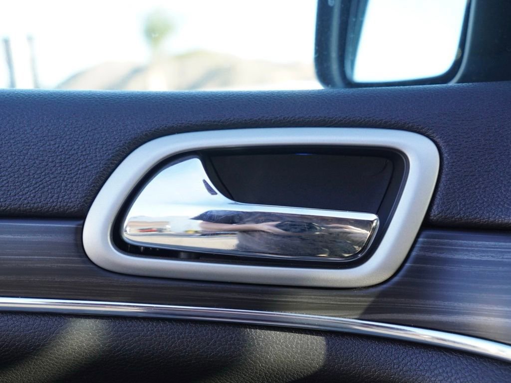 Certified 2022 Jeep Grand Cherokee Limited image 11