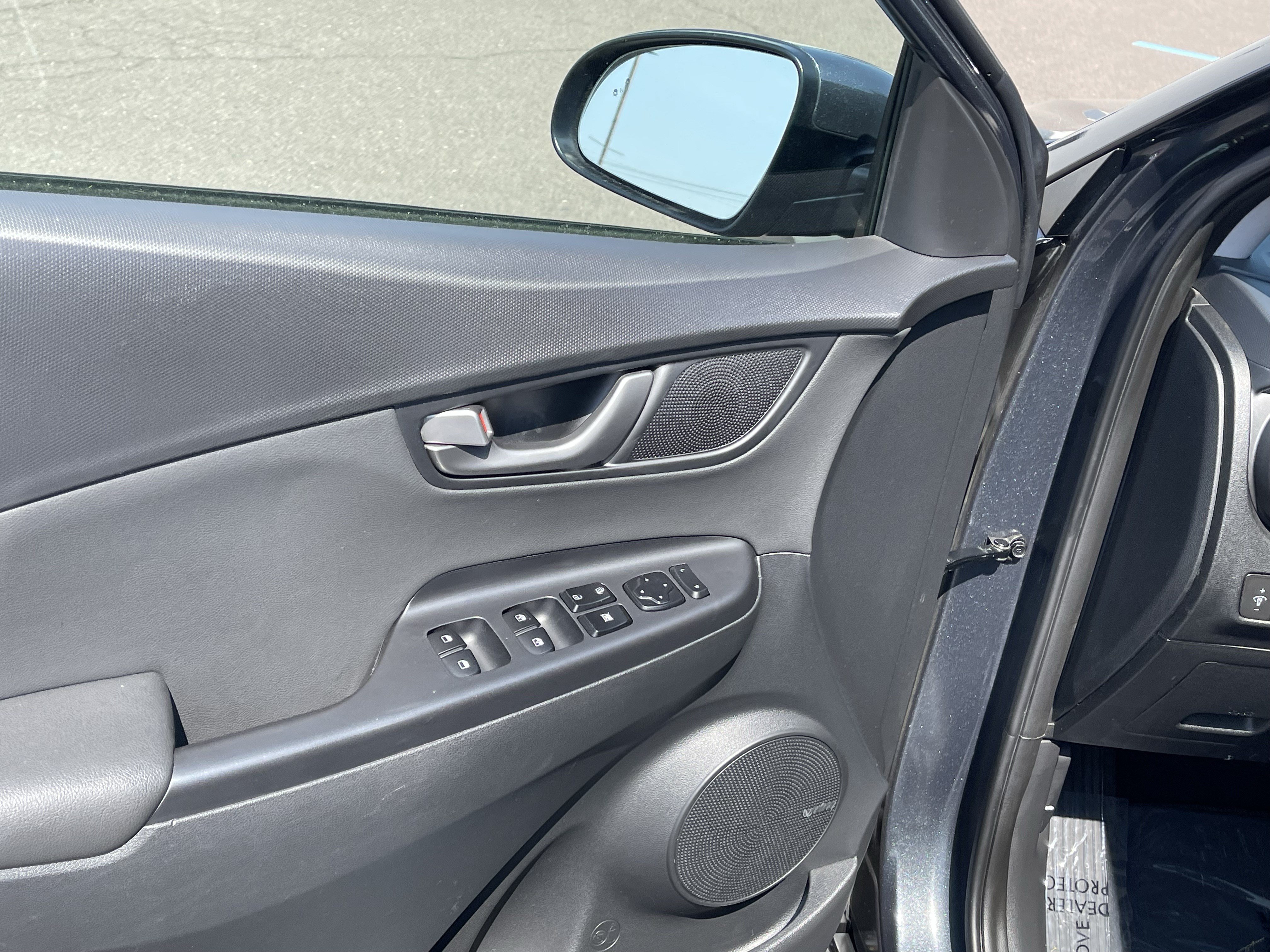 Used 2019 Hyundai Kona Limited FWD image 18