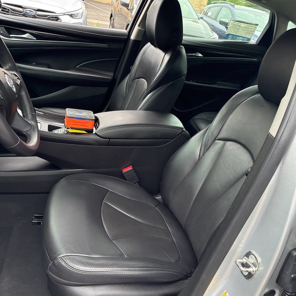 Used 2018 Buick LaCrosse Essence FWD image 2
