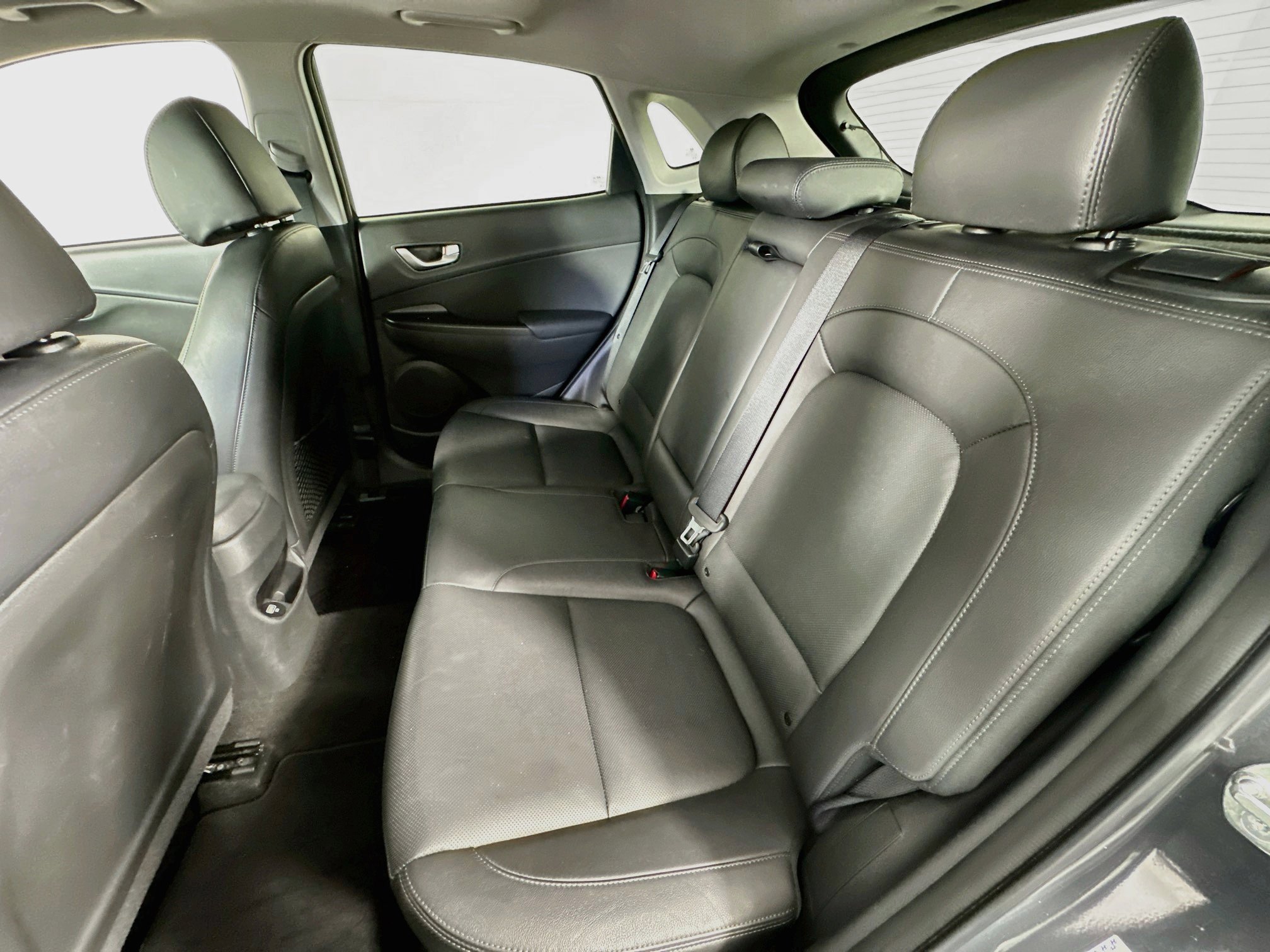 Used 2023 Hyundai Kona Limited FWD image 26