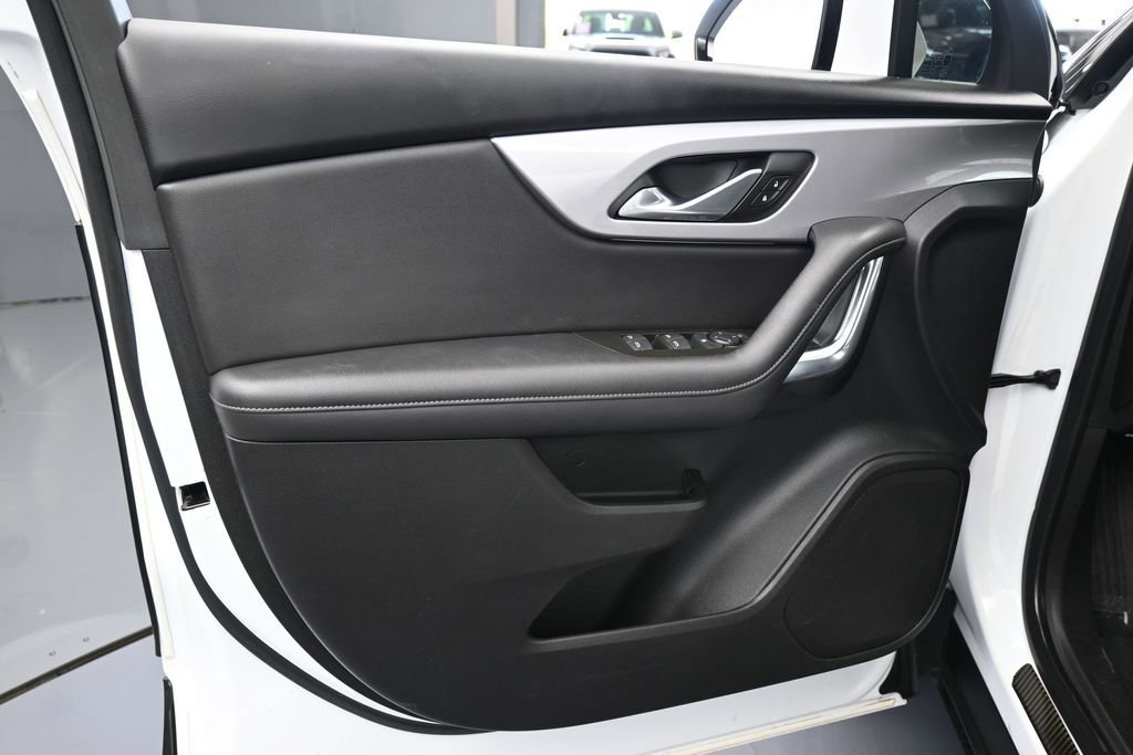 Used 2022 Chevrolet Blazer LT FWD image 26
