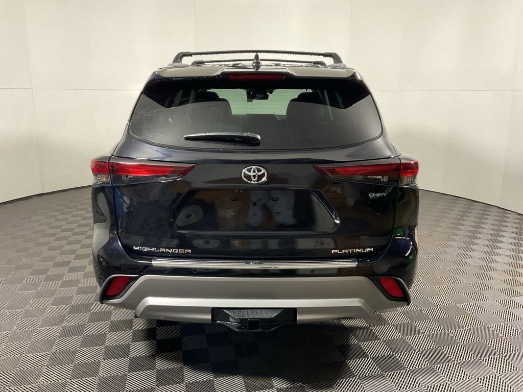 New 2026 Toyota Highlander Platinum image 13