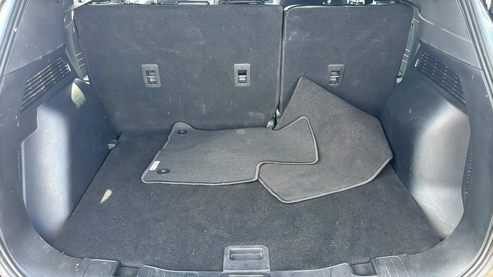Used 2025 Ford Escape ST-Line FWD image 25
