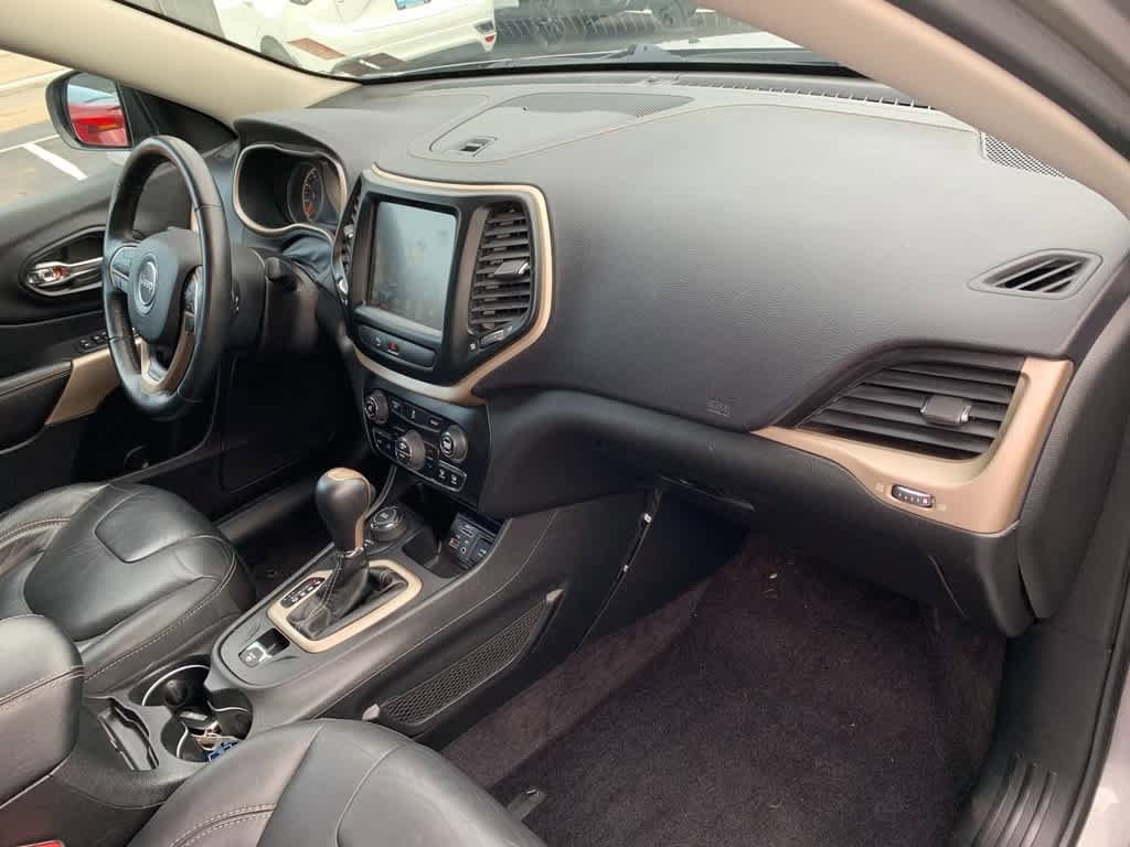 Used 2018 Jeep Cherokee Limited w/ High Altitude Package AWD/4WD image 20