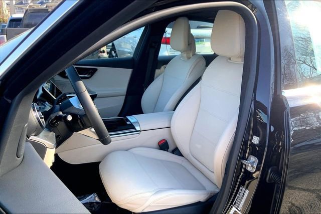Used 2025 Mercedes-Benz C 300 4MATIC Sedan image 6