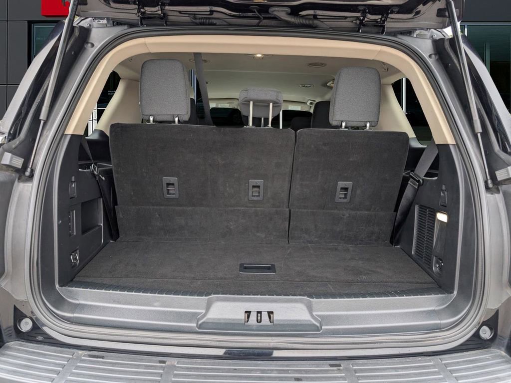 Used 2022 Ford Expedition XLT image 12