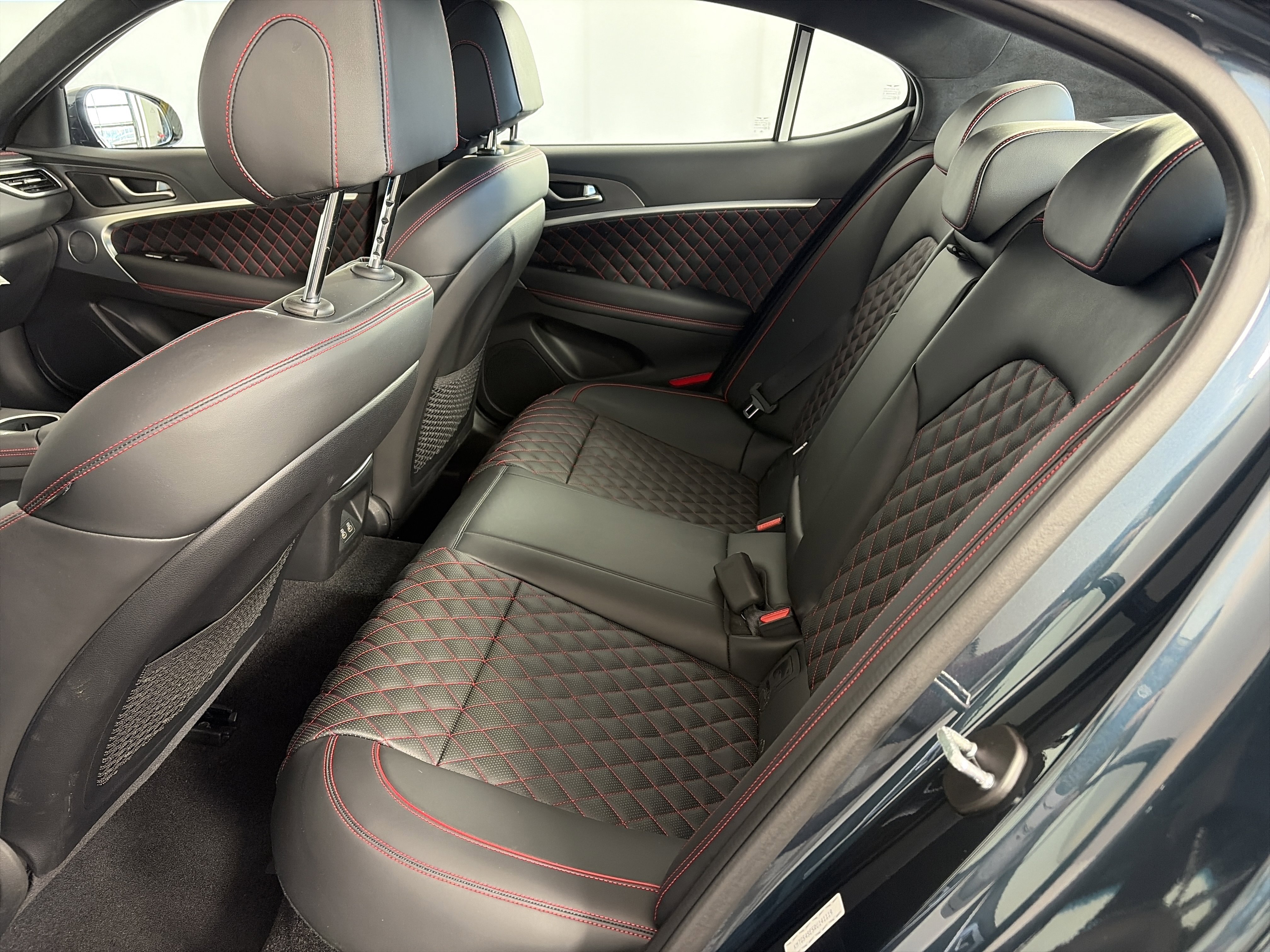 Used 2024 Genesis G70 3.3T Advanced w/ Sport Prestige Package image 7