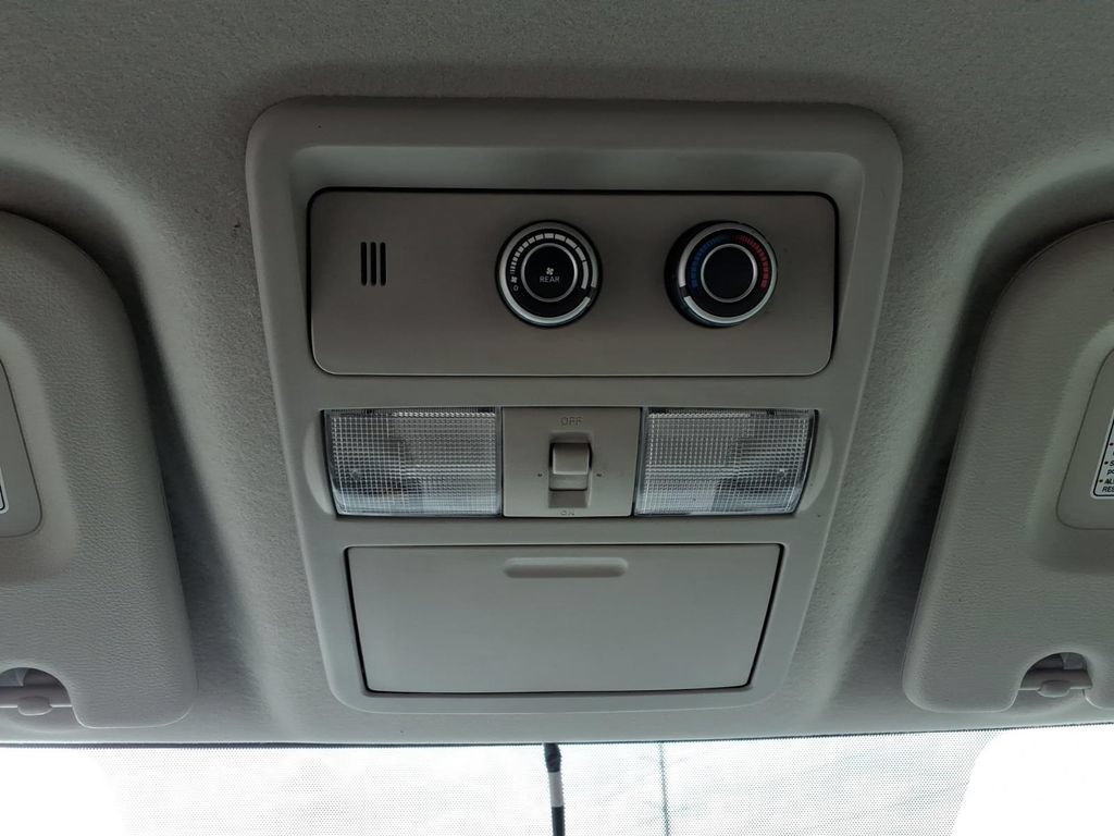 Used 2017 Nissan NV 3500 SL RWD image 26