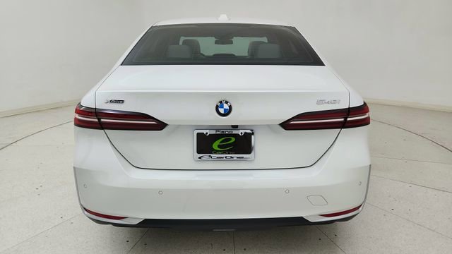 Used 2026 BMW 540i xDrive image 5