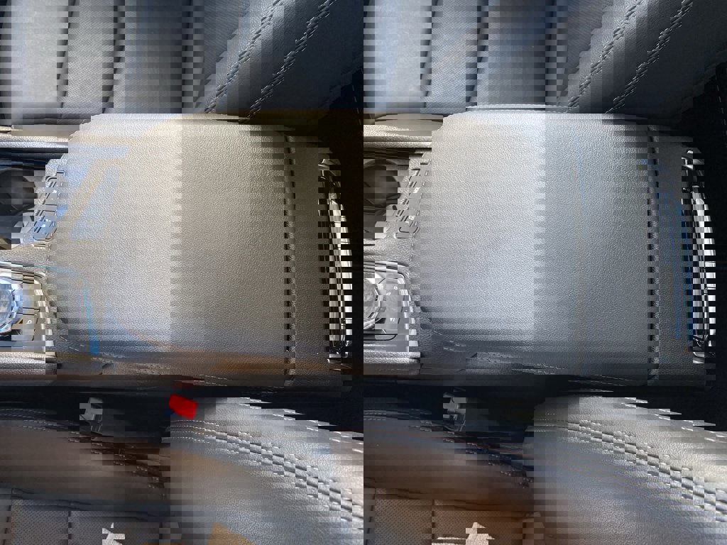 Used 2025 Cadillac XT6 Premium Luxury image 34