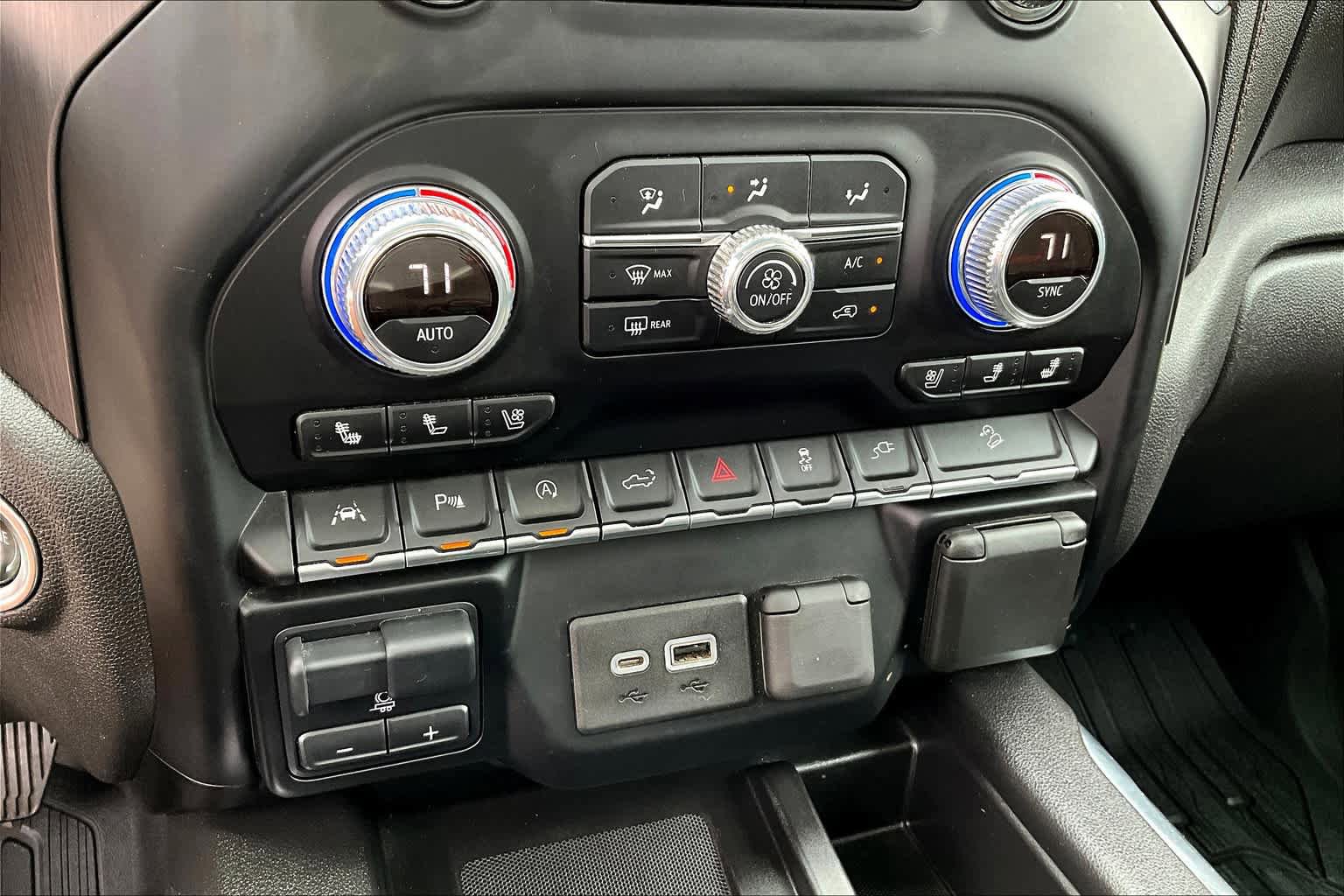 Used 2019 GMC Sierra 1500 AT4 w/ AT4 Premium Package AWD/4WD image 34