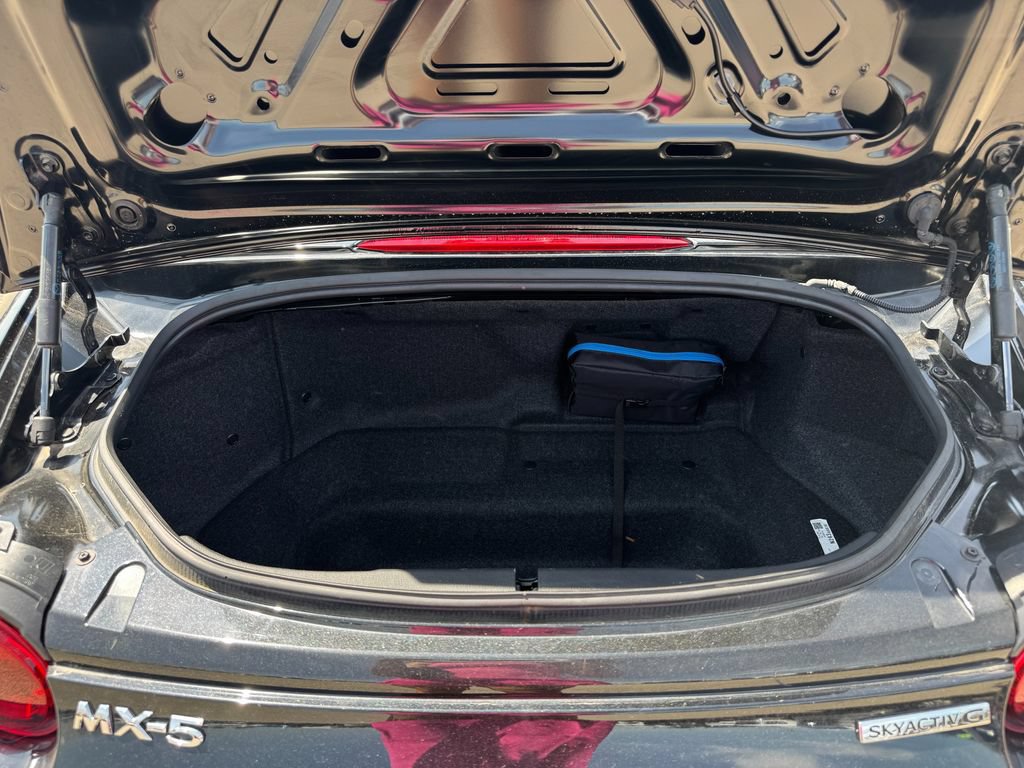 Used 2023 MAZDA MX-5 Miata Grand Touring RWD image 17