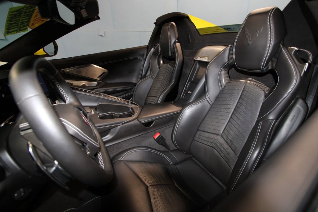 Used 2023 Chevrolet Corvette Stingray Premium Conv w/ Battery Protection Package image 4