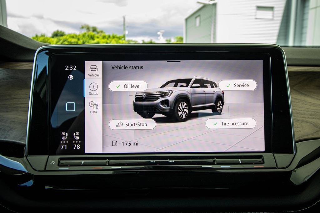 Certified 2026 Volkswagen Atlas SE w/ Panoramic Sunroof Package FWD image 40