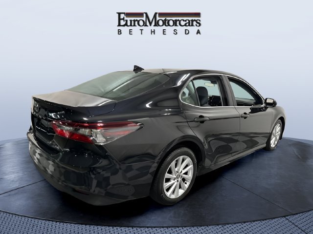 Used 2021 Toyota Camry LE w/ Carpet Mat Package (TMS) FWD image 5