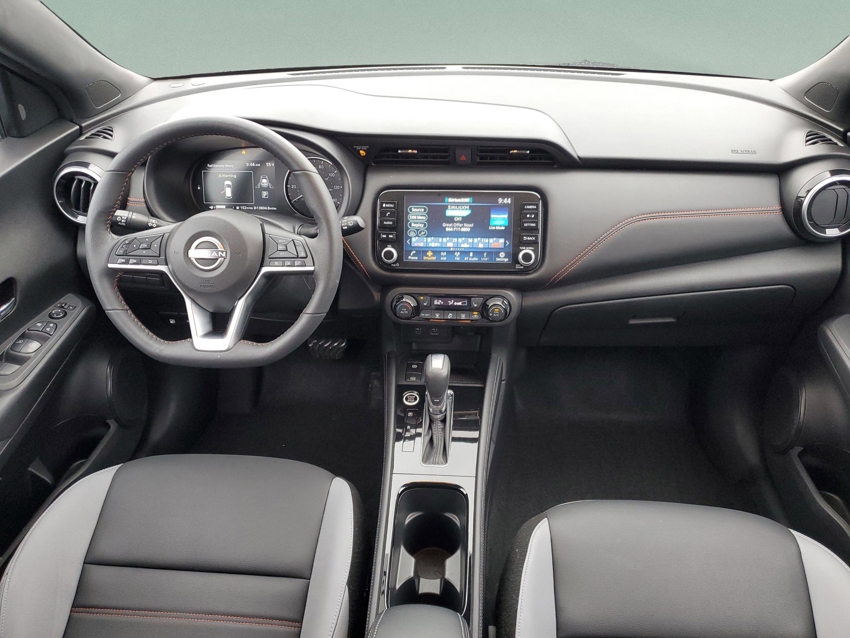 Used 2023 Nissan Kicks SR w/ SR Premium Package FWD image 8