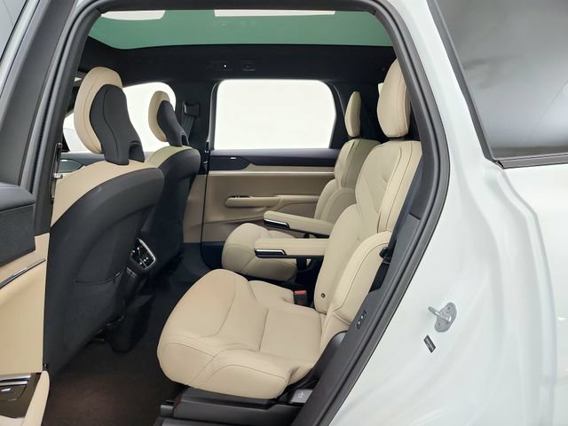 New 2026 Volvo EX90 Plus AWD/4WD image 29