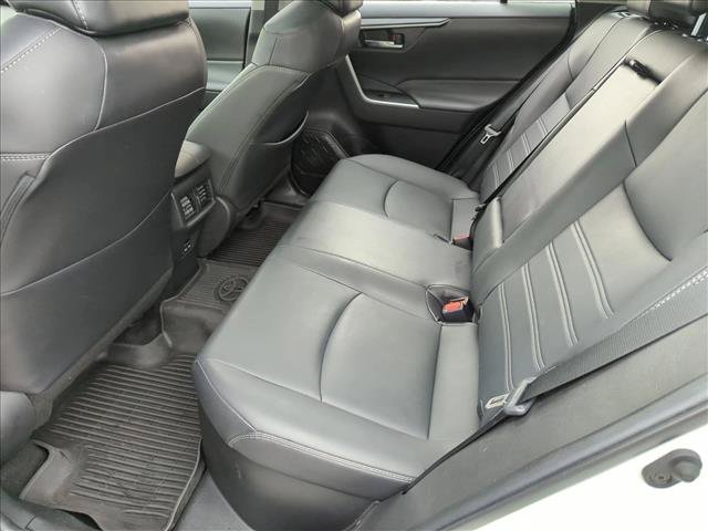 Used 2022 Toyota RAV4 XLE Premium AWD/4WD image 19