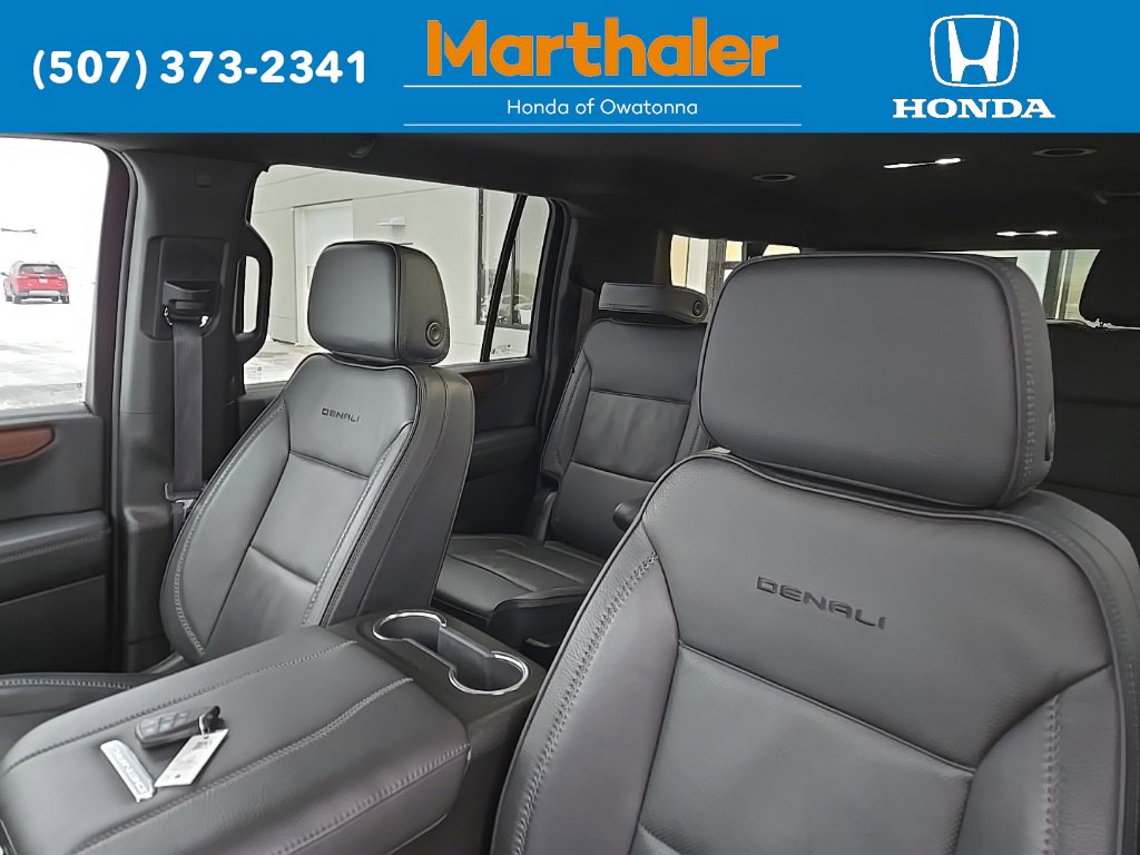 Used 2025 GMC Yukon XL Denali image 10