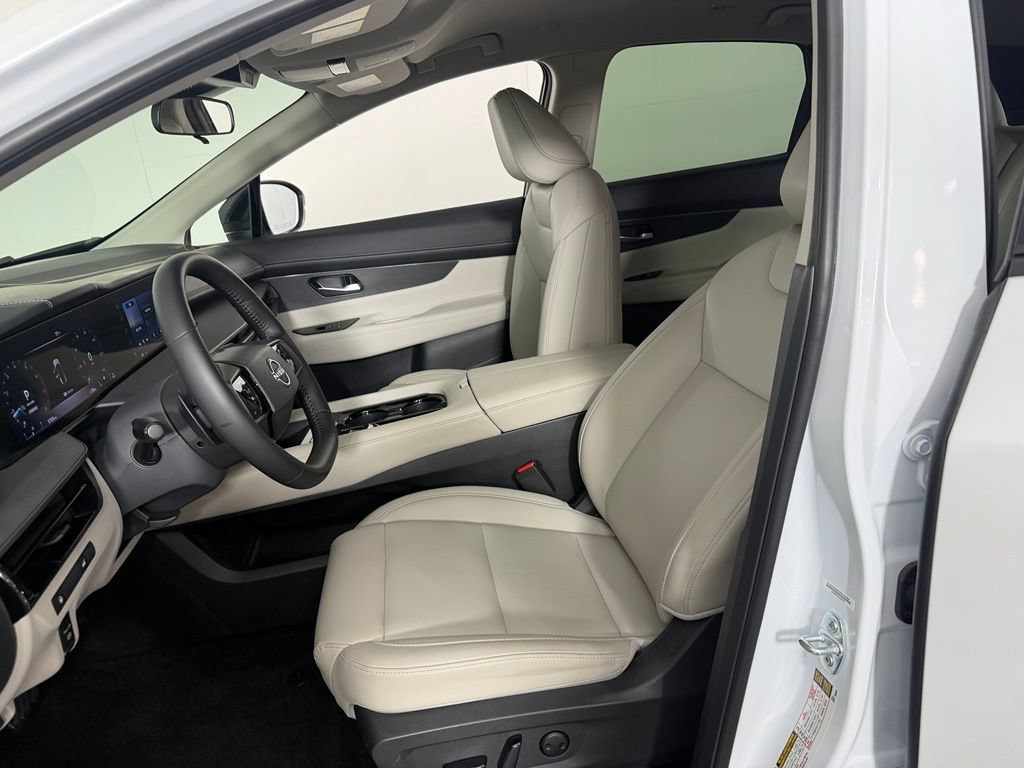 Used 2025 Nissan Murano SV AWD/4WD image 19