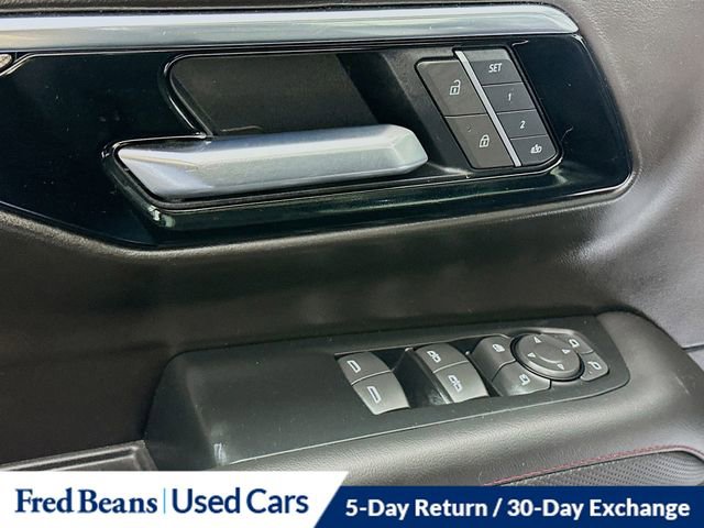 Used 2025 Chevrolet Suburban RST w/ RST Capability Package image 20