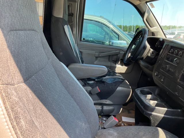 Used 2022 Chevrolet Express 2500 w/ Driver Convenience Package RWD image 9