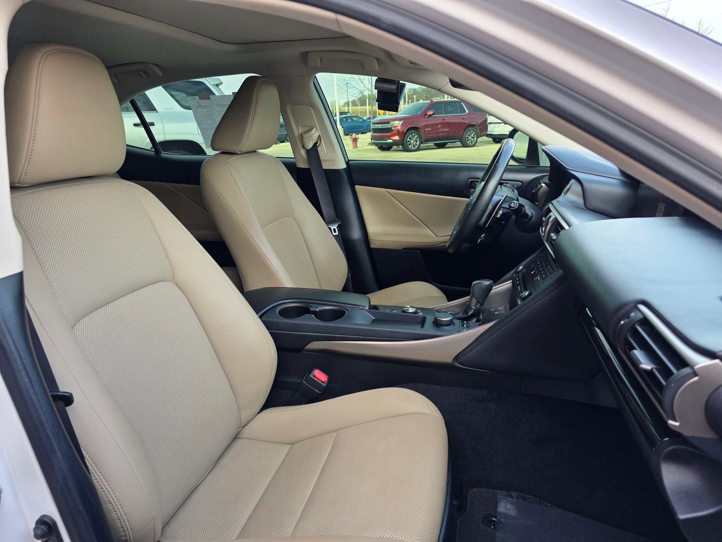 Used 2019 Lexus IS 300 w/ Premium Package image 7