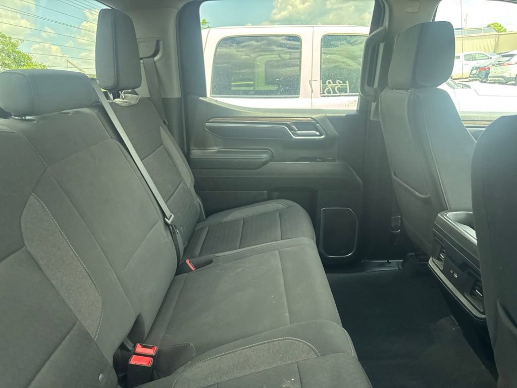 Used 2025 Chevrolet Silverado 1500 LT AWD/4WD image 14