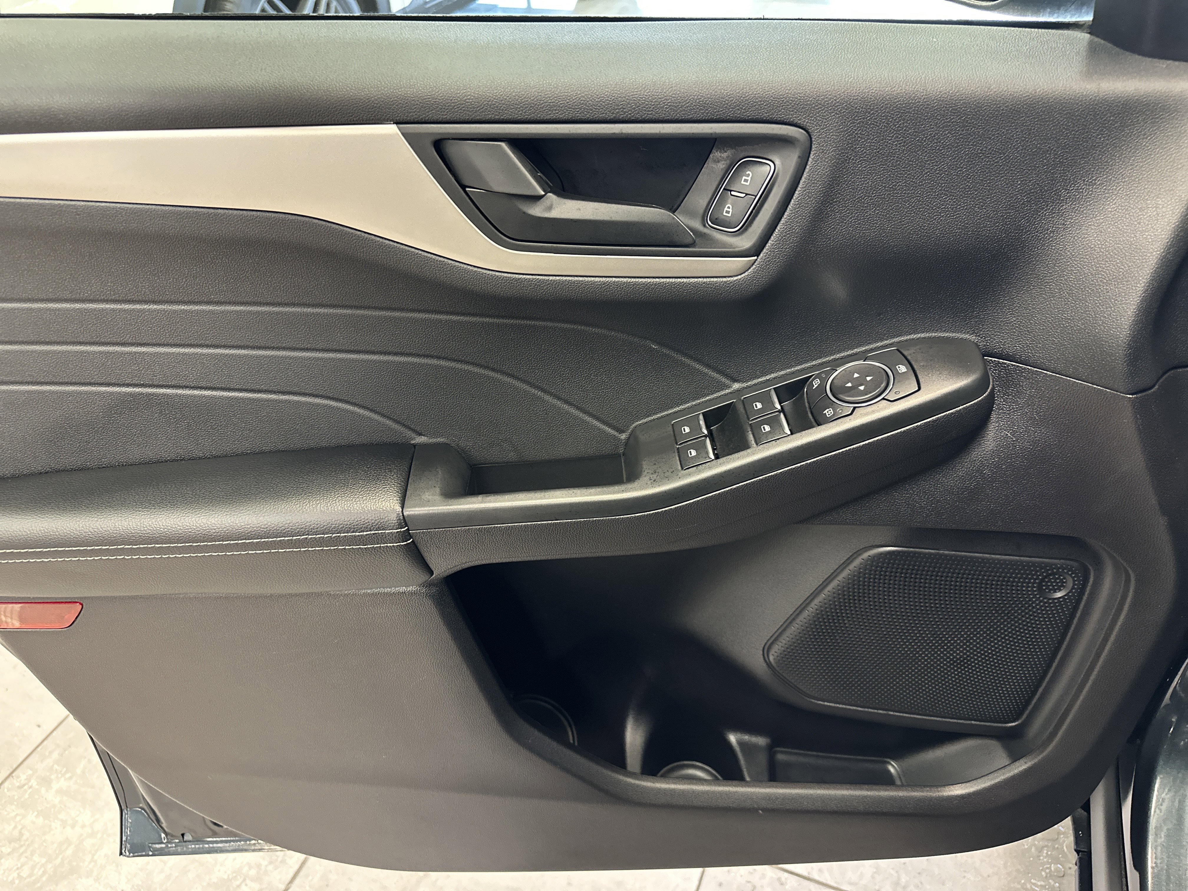 Certified 2022 Ford Escape SE w/ Cold Weather Package image 20