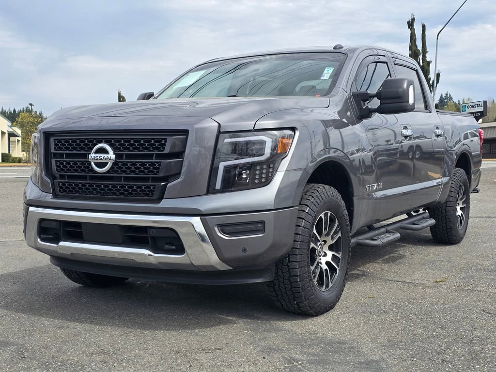 Used 2021 Nissan Titan SV w/ SV Convenience Package image 4