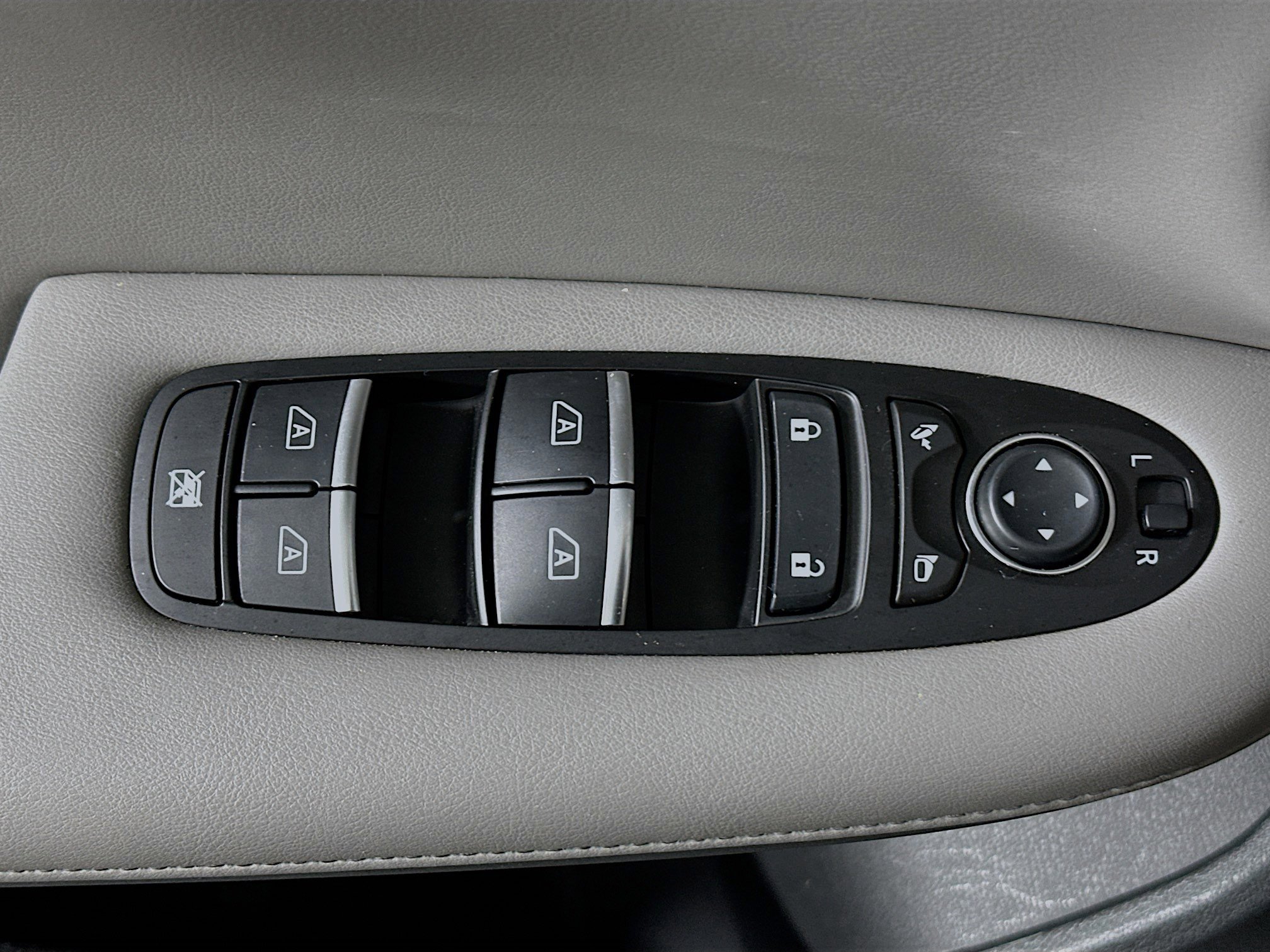 Used 2023 INFINITI QX50 Luxe image 14