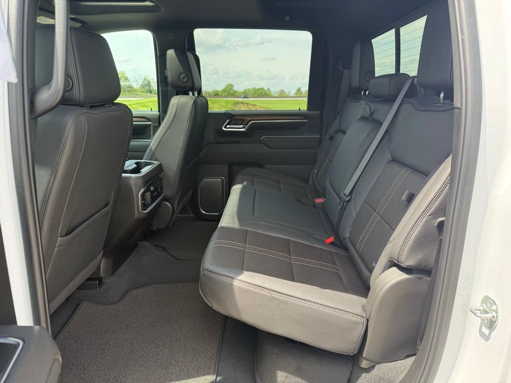 Used 2025 Chevrolet Silverado 2500 High Country w/ Technology Package AWD/4WD image 14