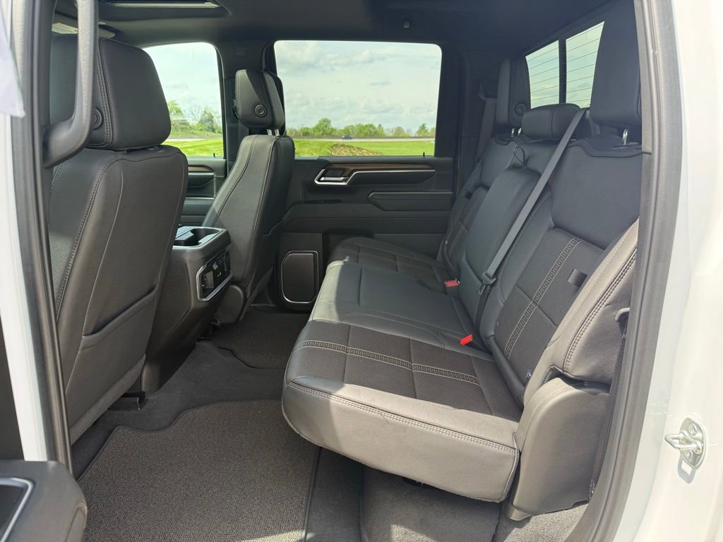 Used 2025 Chevrolet Silverado 2500 High Country w/ Technology Package image 14