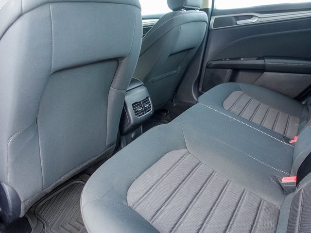 Used 2020 Ford Fusion SE image 6