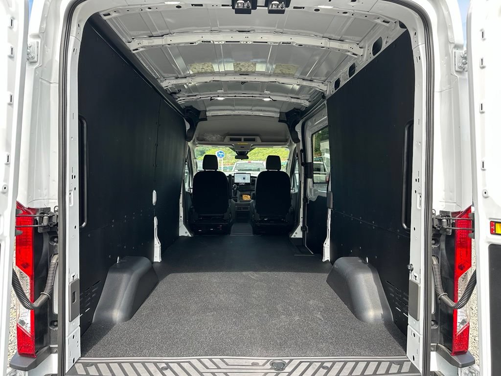 New 2026 Ford Transit 350 148 Medium Roof AWD w/ Load Area Protection Package image 23