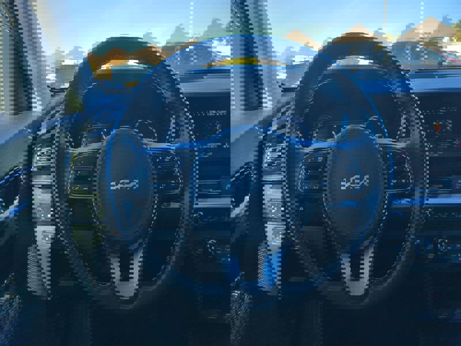 Certified 2022 Kia Niro EX image 22