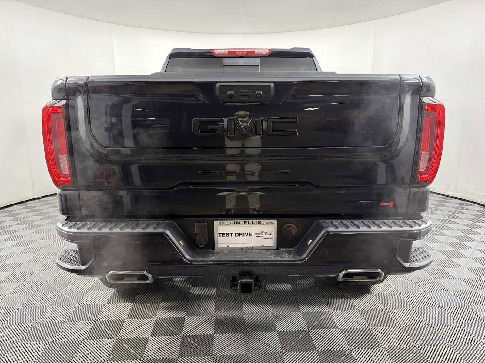 New 2026 GMC Sierra 1500 AT4 w/ AT4 Premium Package AWD/4WD image 10