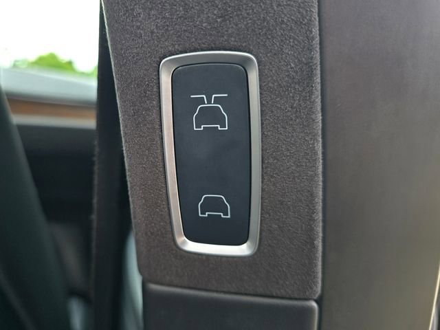 Used 2018 Tesla Model X 75D image 16