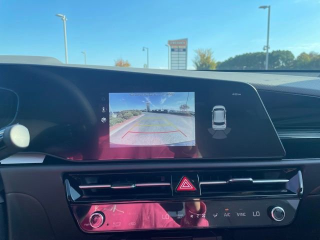 New 2025 Kia Niro EX Touring image 16