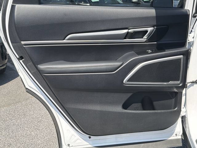 Used 2022 Kia Telluride LX AWD/4WD image 23