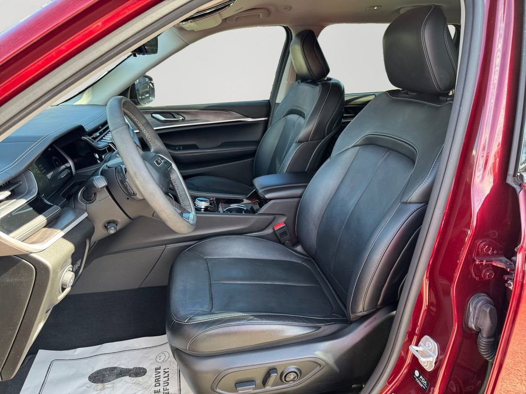 Used 2023 Jeep Grand Cherokee L Limited w/ Luxury Tech Group II image 24