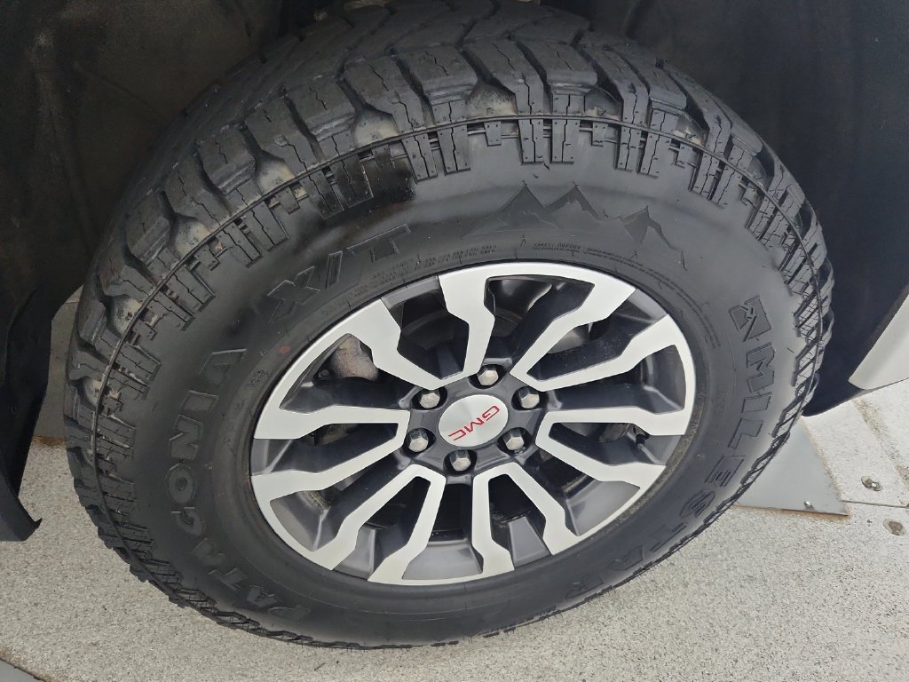 Used 2022 GMC Sierra 1500 AT4 w/ AT4 Premium Package AWD/4WD image 38