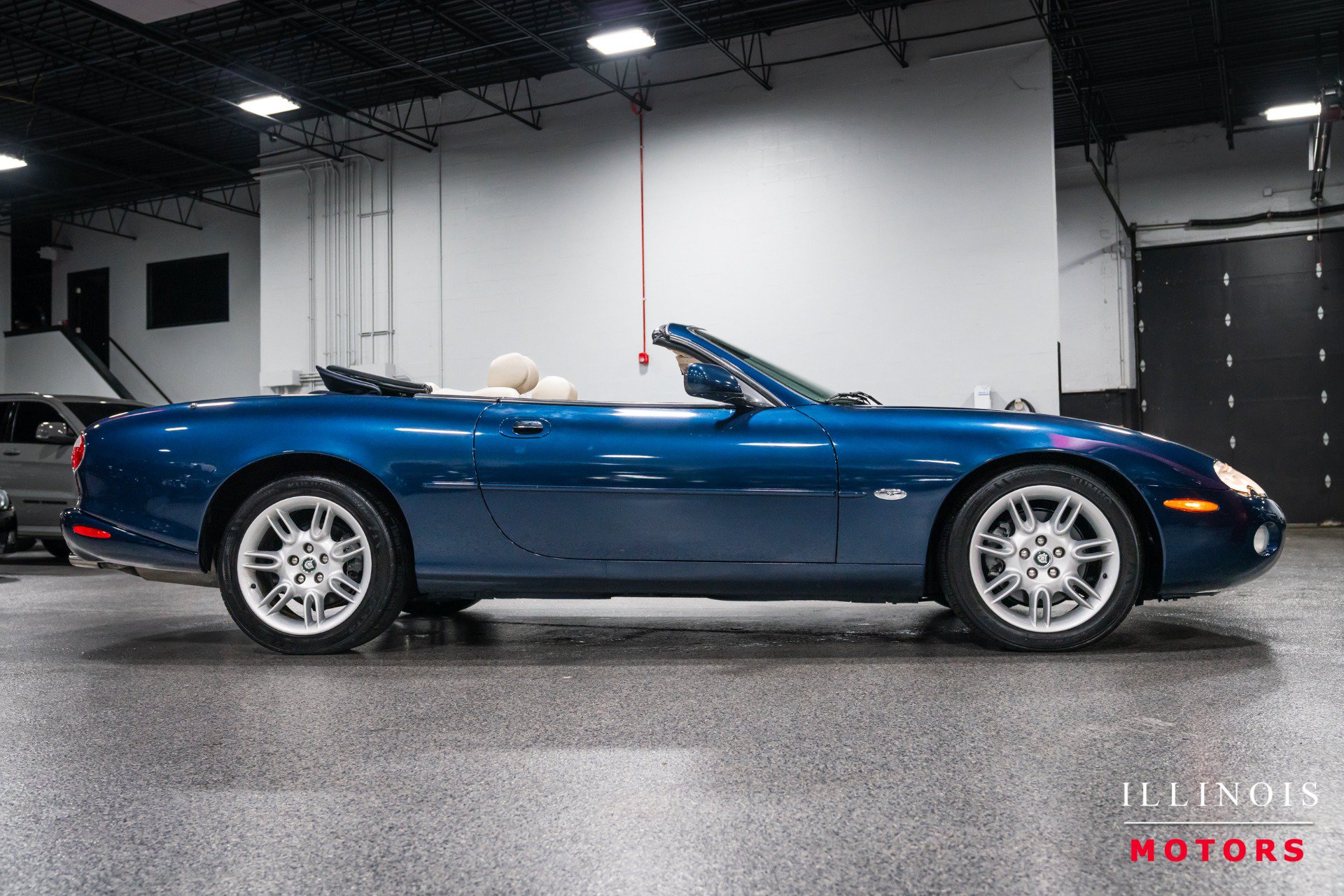 Used 2002 Jaguar XK8 Convertible RWD image 6