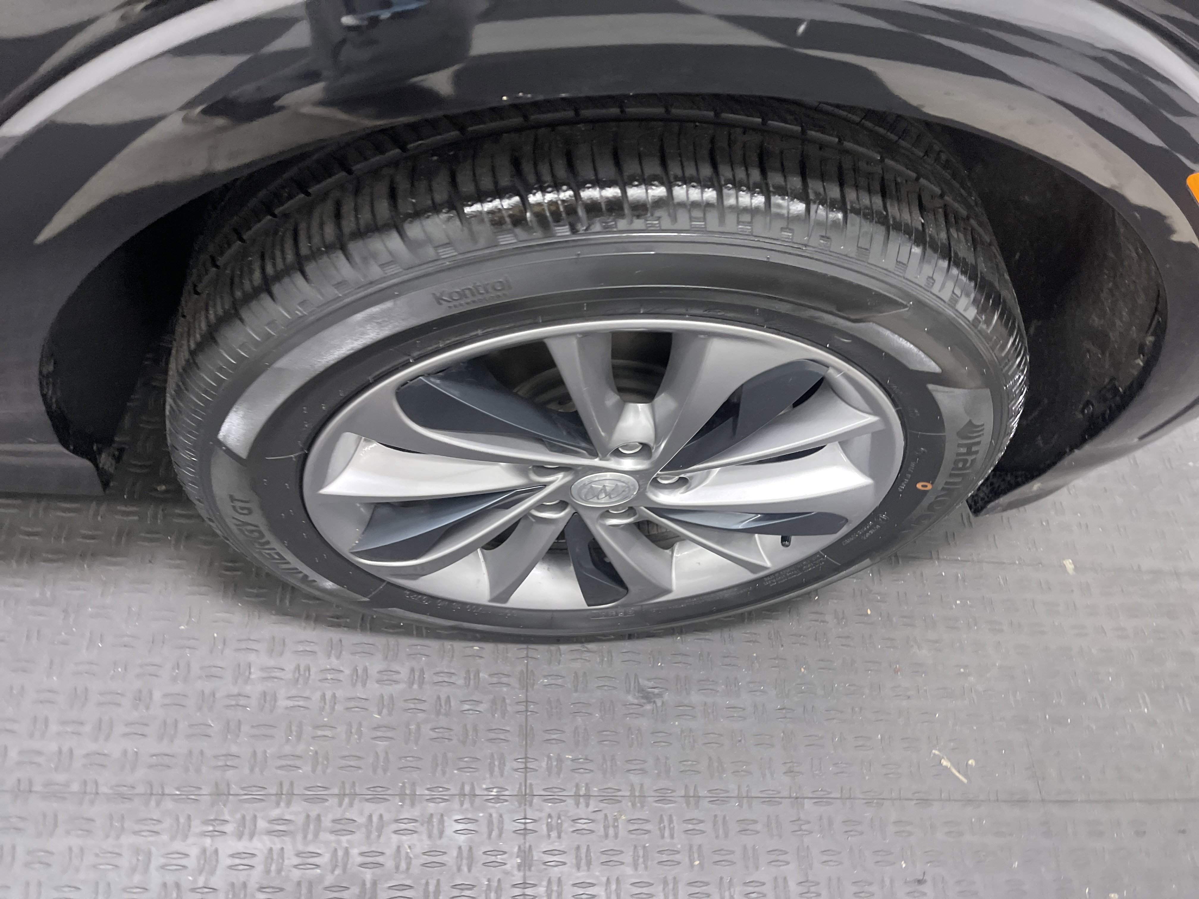 Used 2023 Buick Encore GX Select w/ Sport Touring Package image 28