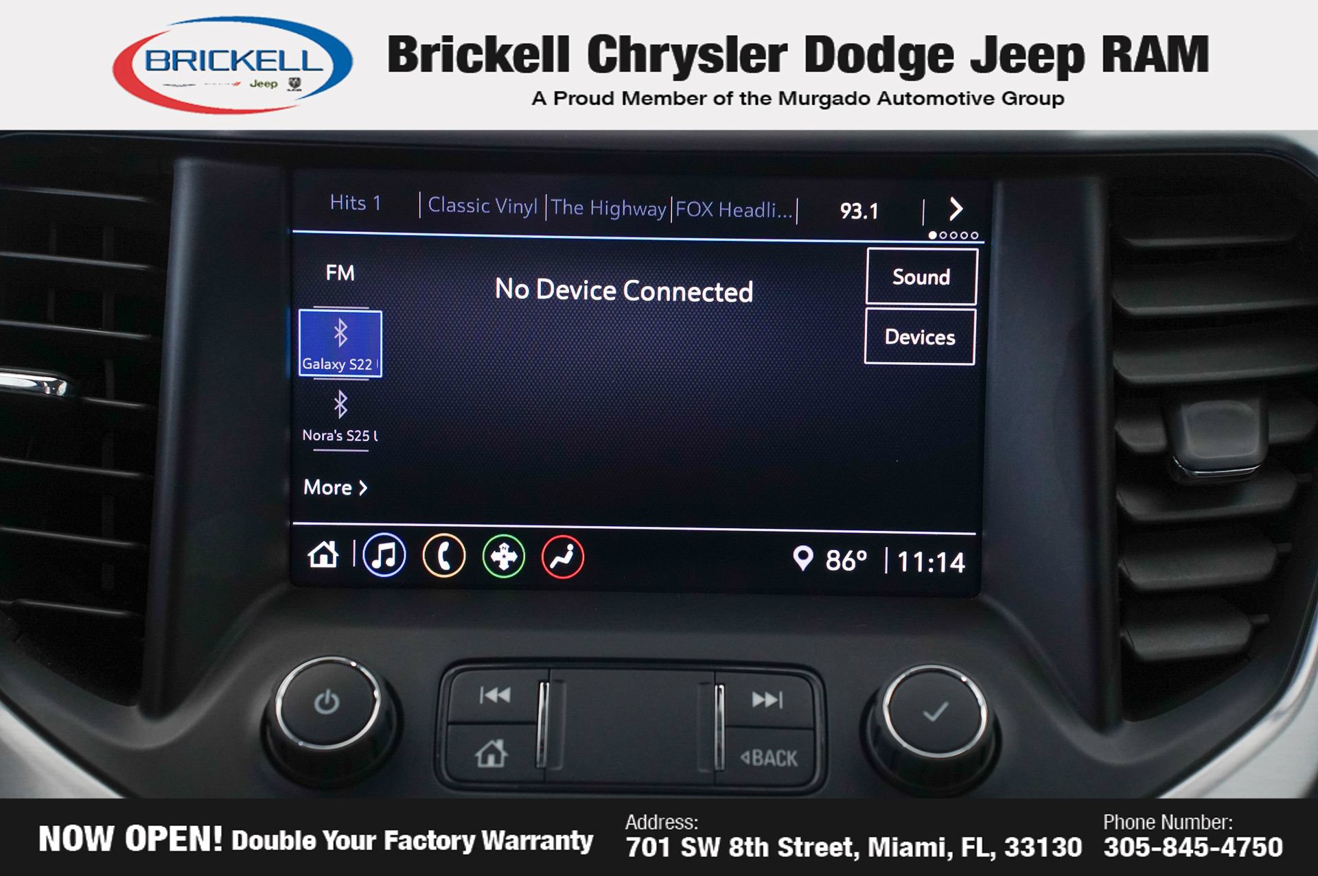 Used 2022 GMC Acadia SLE w/ Driver Convenience Package FWD image 25