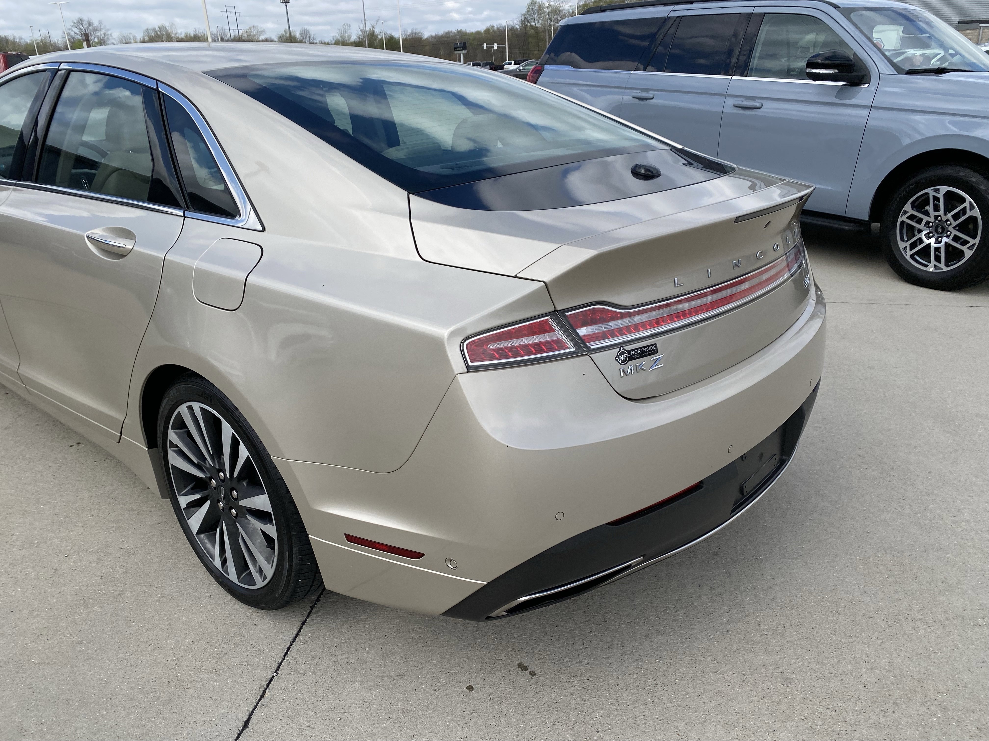 Used 2017 Lincoln MKZ Reserve w/ Technology Package image 8